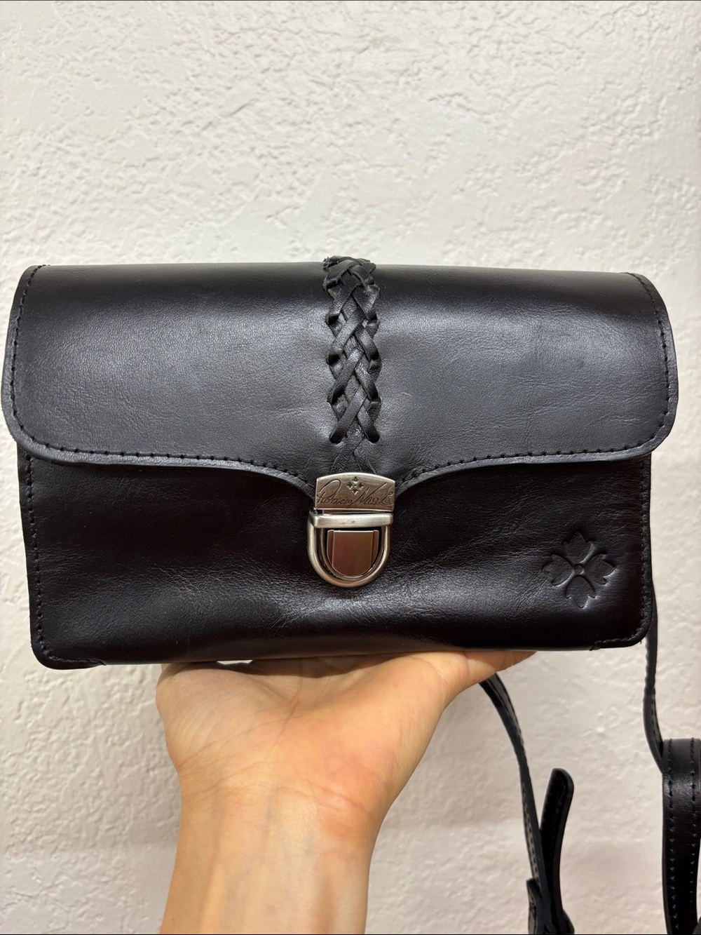Patricia Nash Black Leather Crossbody with Silver-Tone Clasp bag